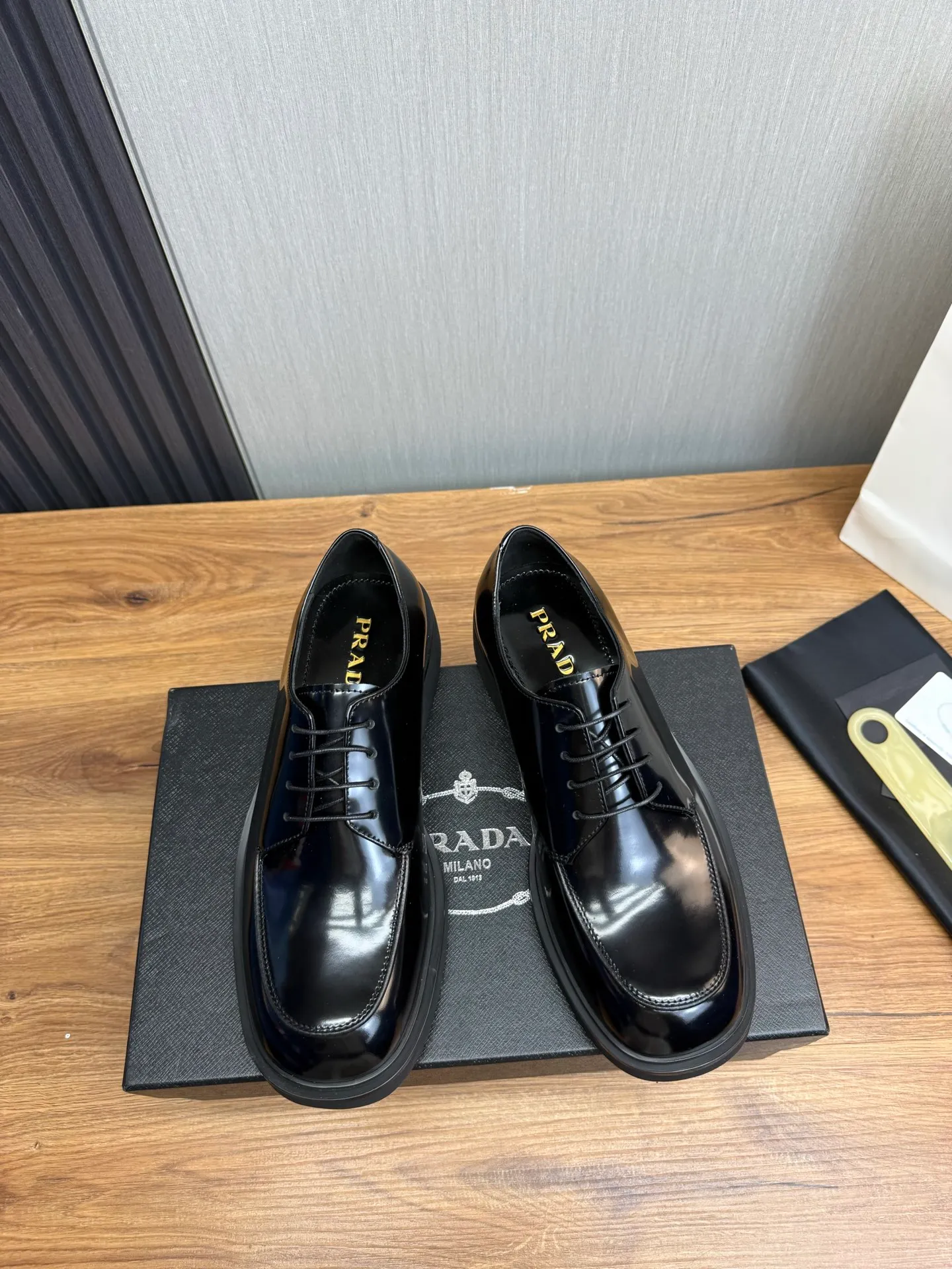 Men's shoes 💰840💰 [PRADA] New models synchronized with the official website, high-quality shipments ✔️Hot-sellers🔥 Original cowhide. Open edge beaded cowhide + cowhide lining, 1🆚1 replica, original lightweight foam outsole, 38-45 (men's 38.45 custom-made, non-refundable)